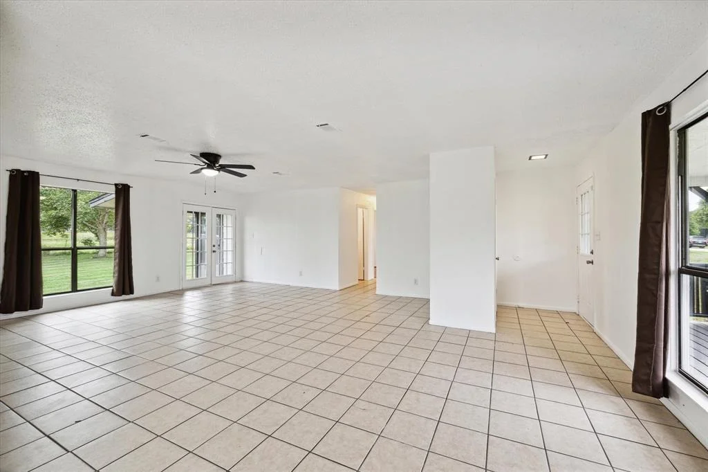 Photo of 893 Long Bow Road