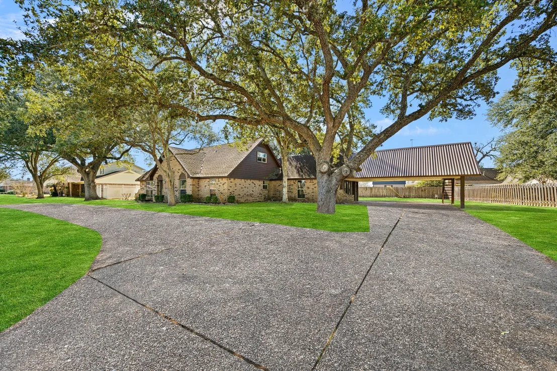 Photo of 1412 Briar Lane