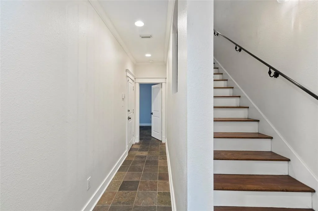 Photo of 416 Lovett Boulevard