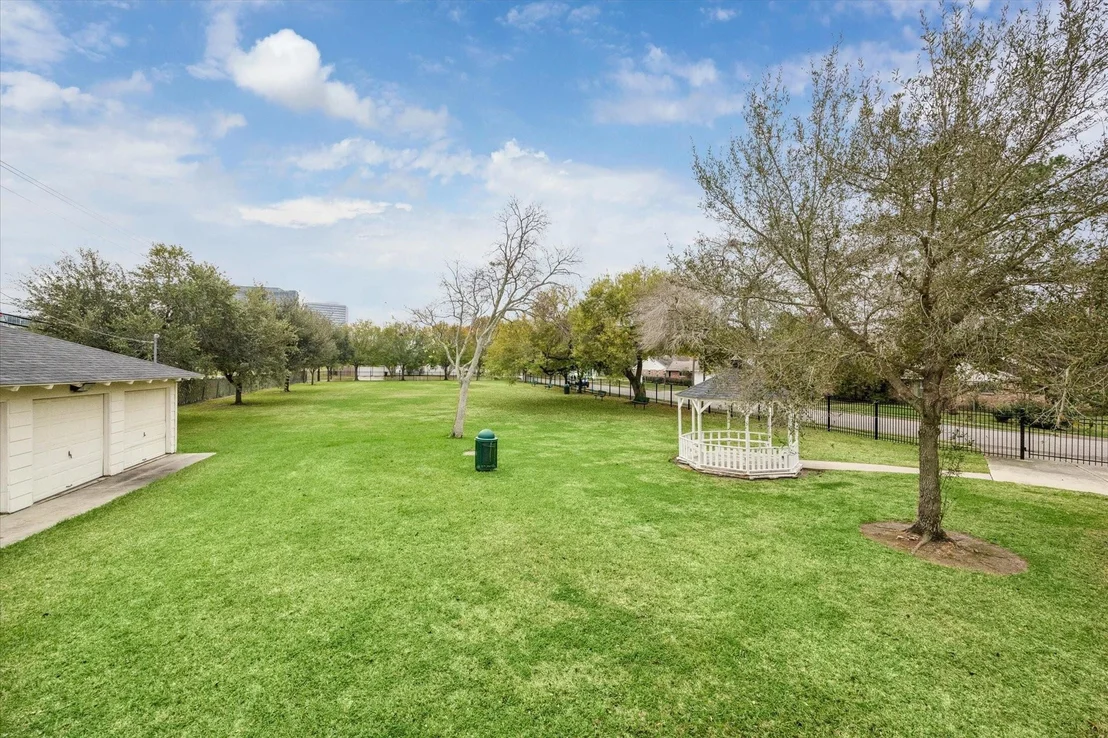 Photo of 1003 Blue Willow Drive