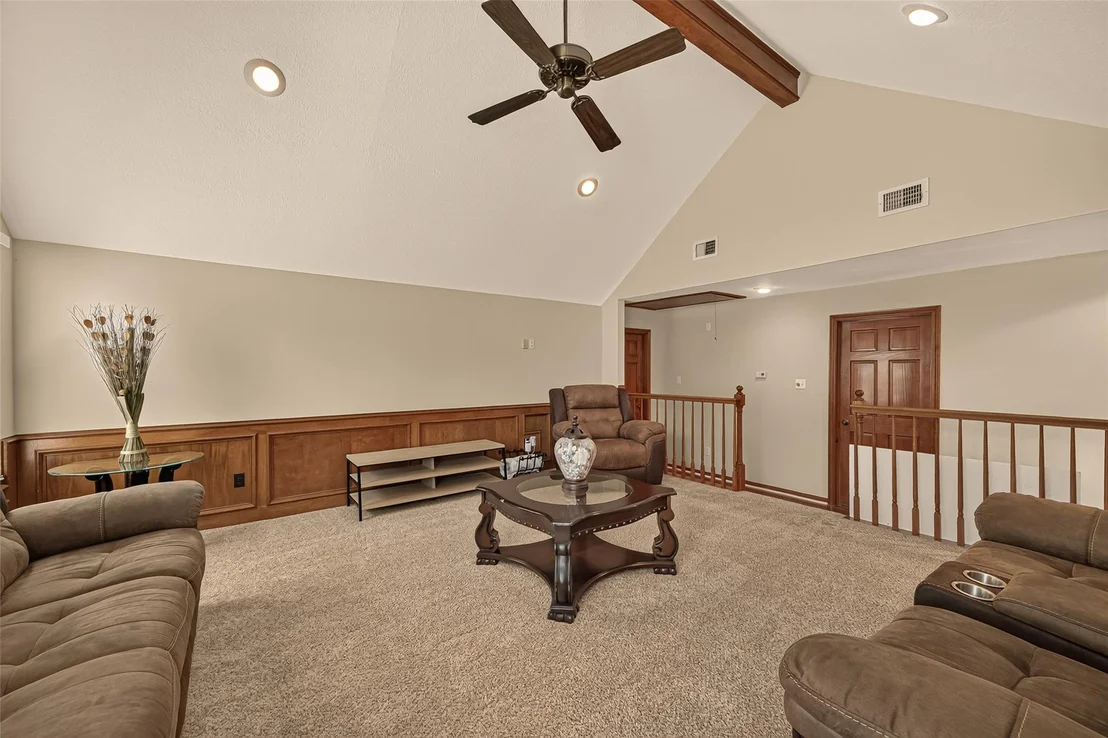 Photo of 18331 Longcliffe Drive