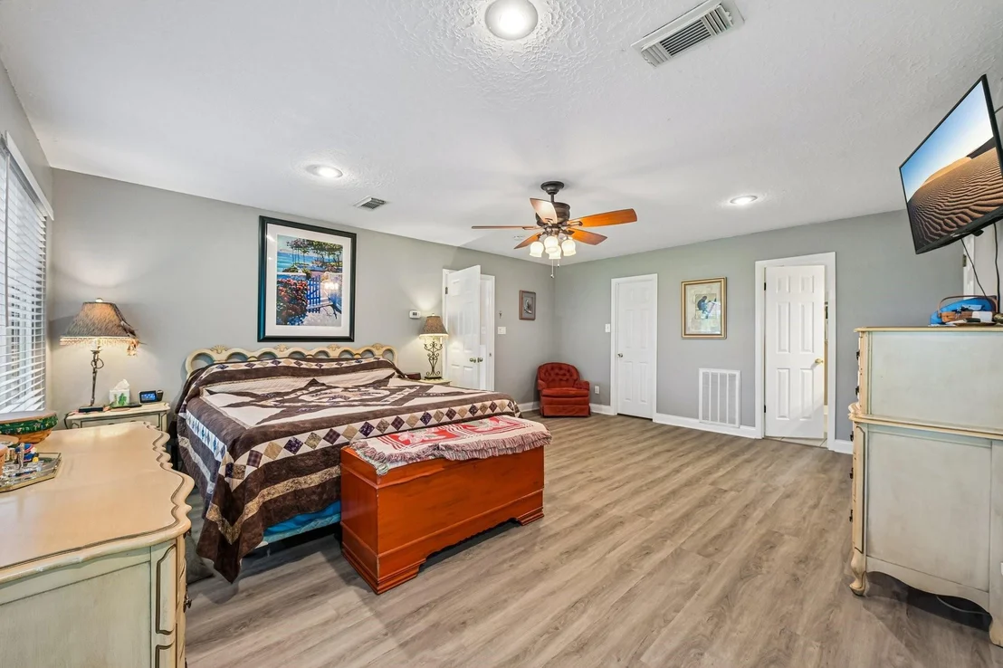 Photo of 2535 Cliff Drive