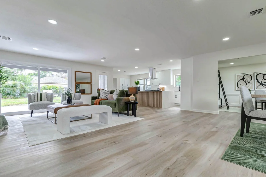 Photo of 9923 Emnora Lane