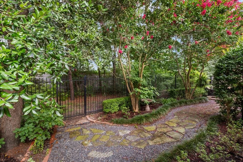 Photo of 8835 Van Allen Drive