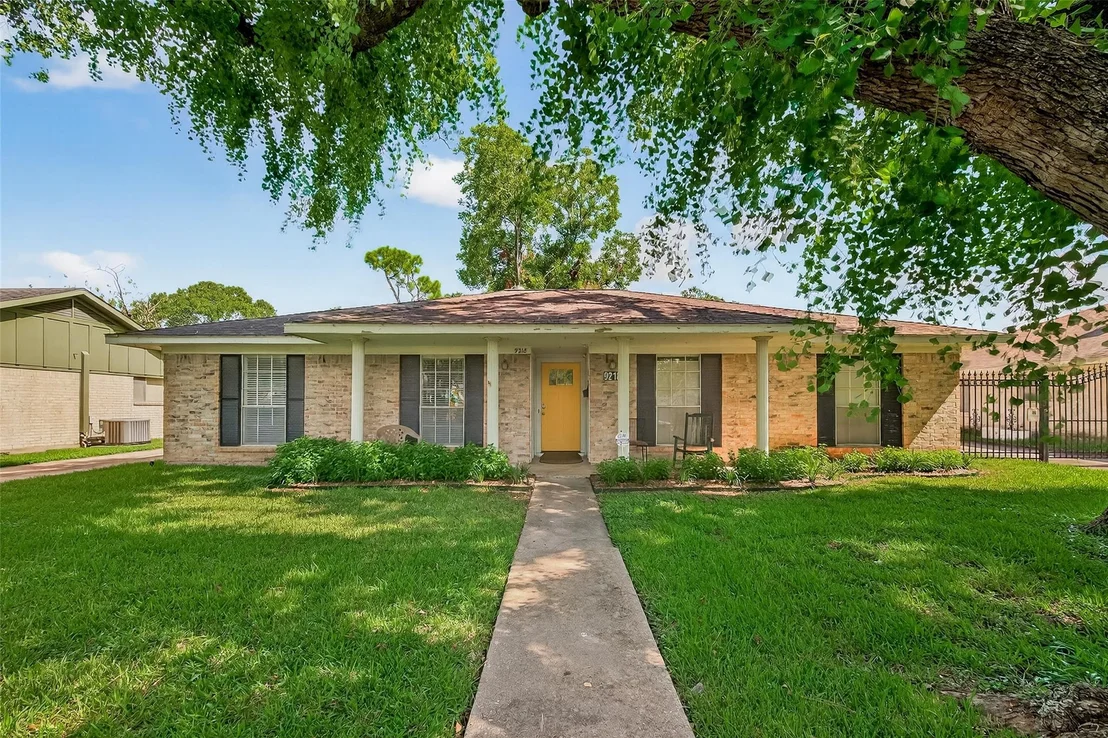 Photo of 9218 Rowan Lane