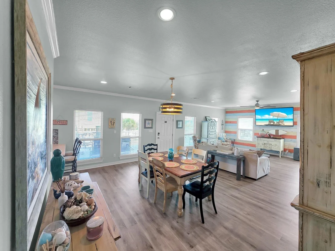 Photo of 962 Surfside Drive