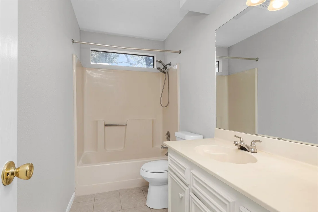 Photo of 127 Golfview Drive