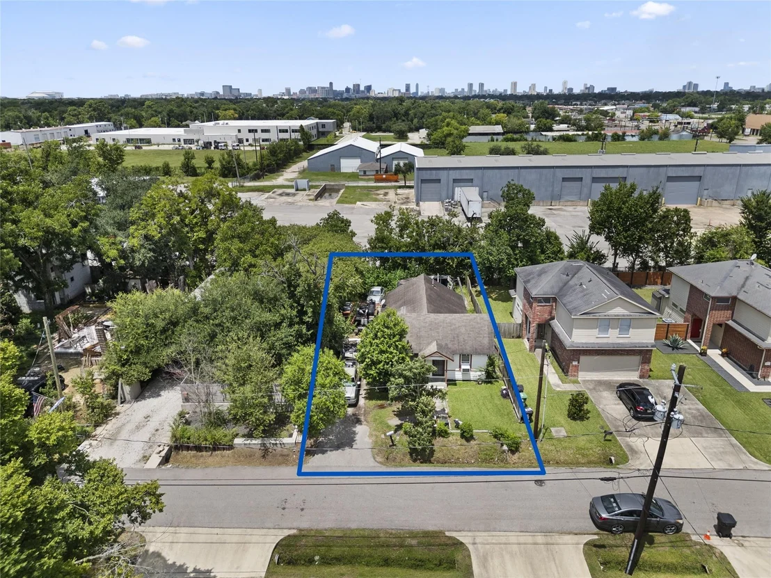 Photo of 5902 Grace Lane