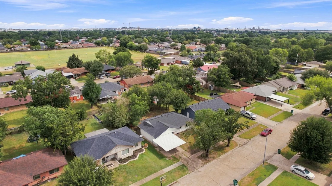 Photo of 3017 Cedarcrest Drive
