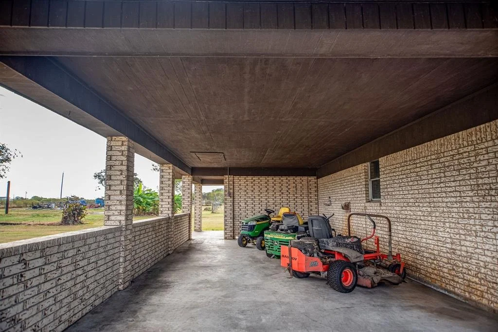 Photo of 587 Seakist Road