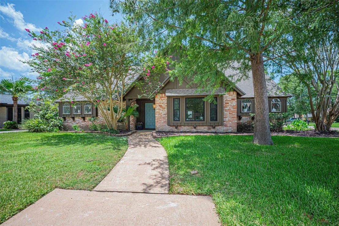 Photo of 4114 Willow Hill Drive