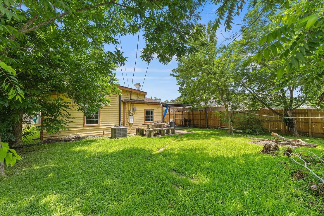 Photo of 211 Crescent Drive
