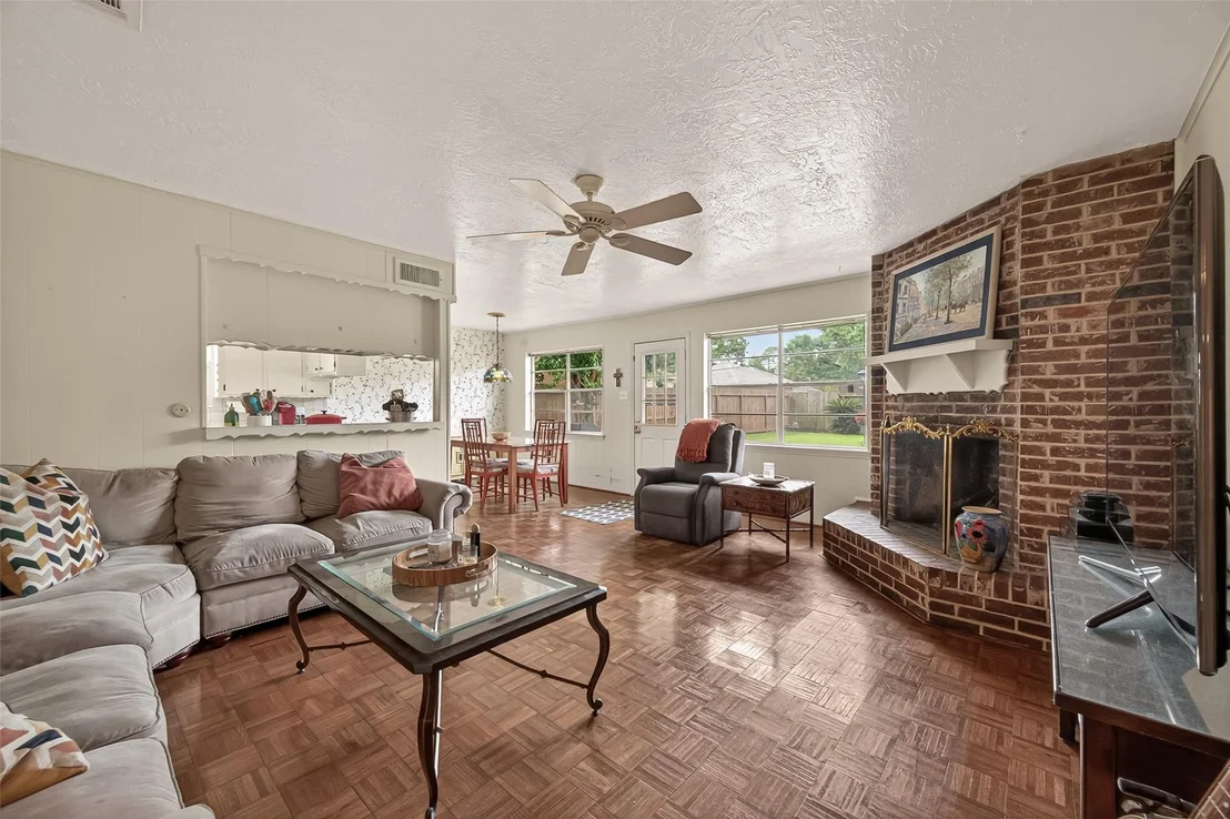 Photo of 9235 Sharpview Drive