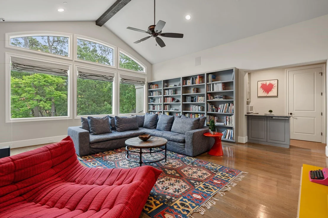 Photo of 634 Knipp Road