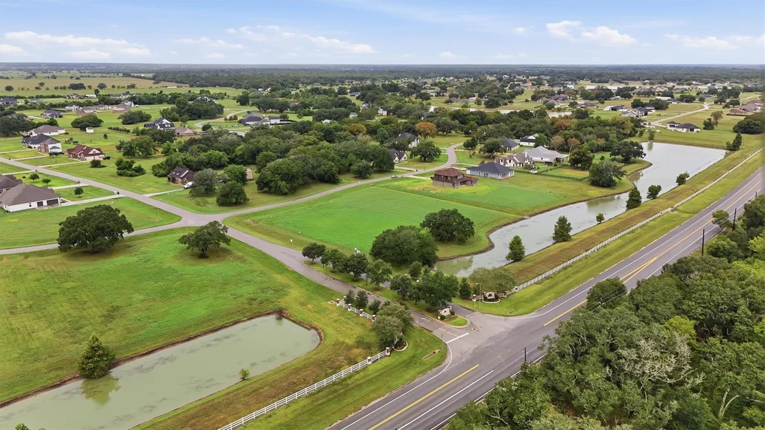 Photo of 102 Lakeland Circle
