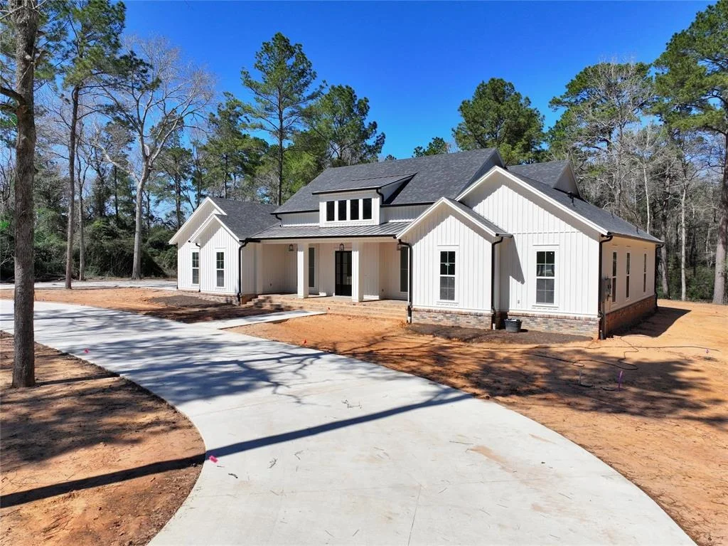 Photo of 9477 Leeward Cove