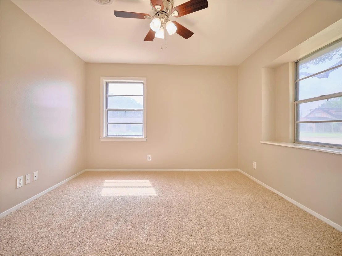 Photo of 3002 Lamar Circle