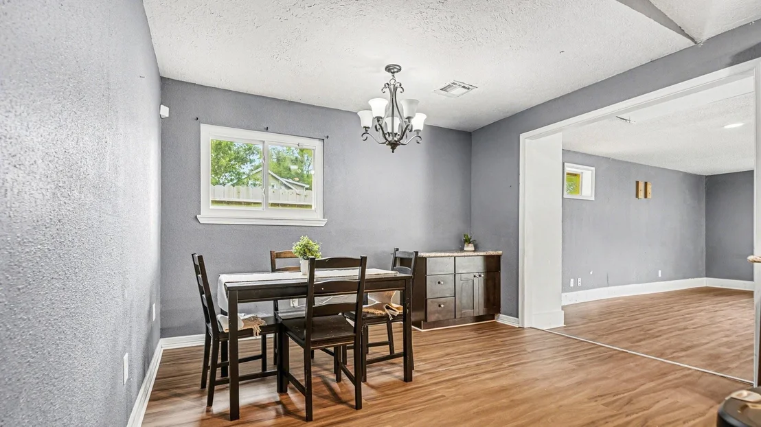 Photo of 5318 Hemlock Drive