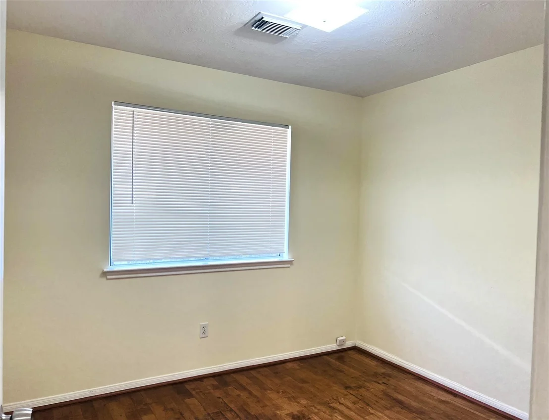Photo of 15330 Riverside Grove Drive