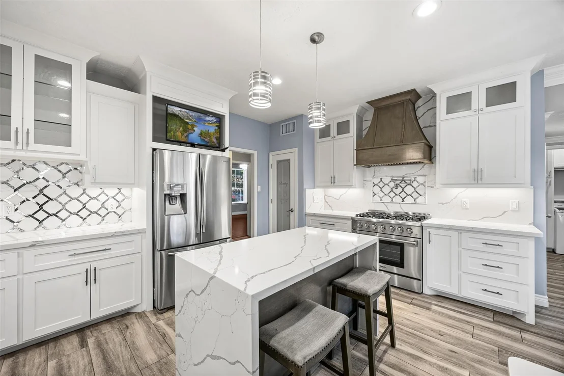 Photo of 6822 Kemper Drive