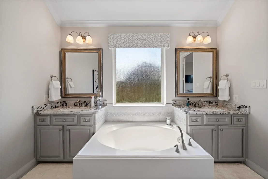 Photo of 10935 Sarah Bluff Lane