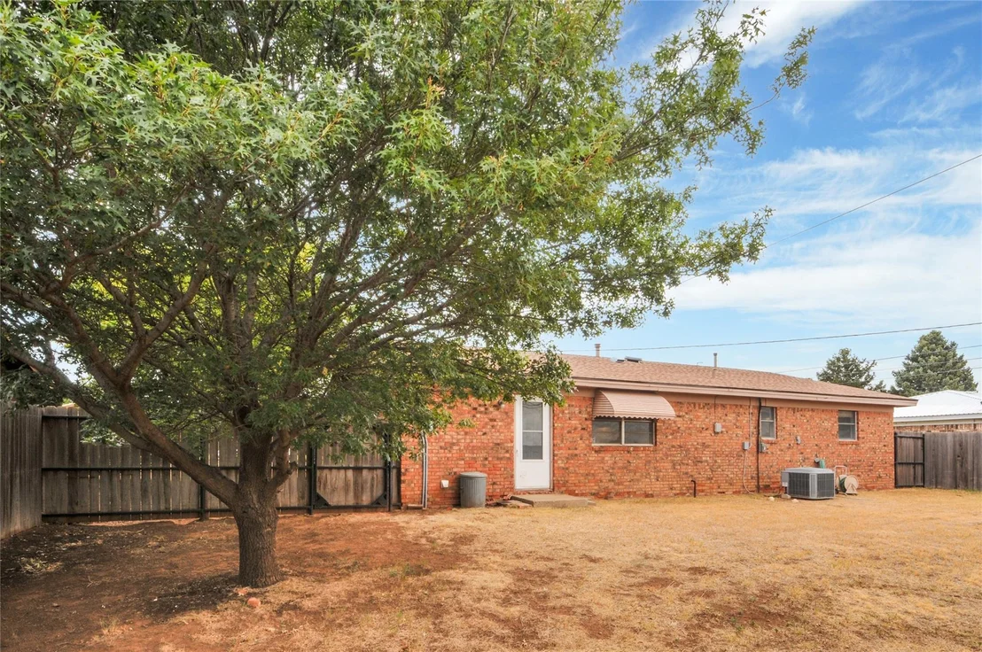 Photo of 802 Ridgelea Drive
