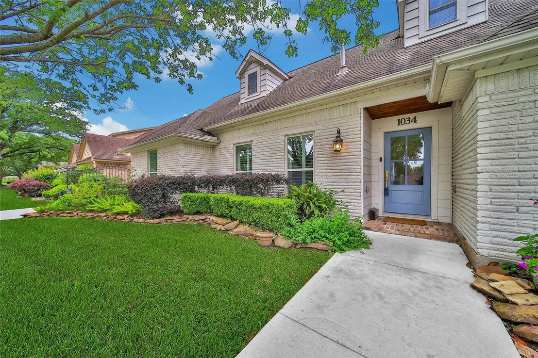 Photo of 1034 Thornton Road