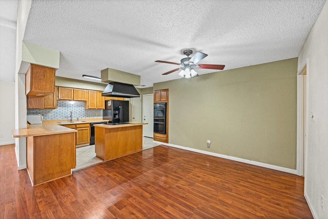 Photo of 10714 Sherburne Drive