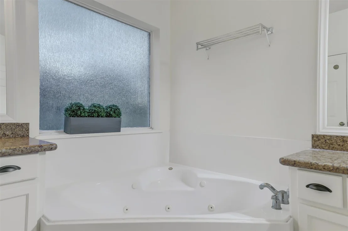 Photo of 30214 Vinebriar Drive