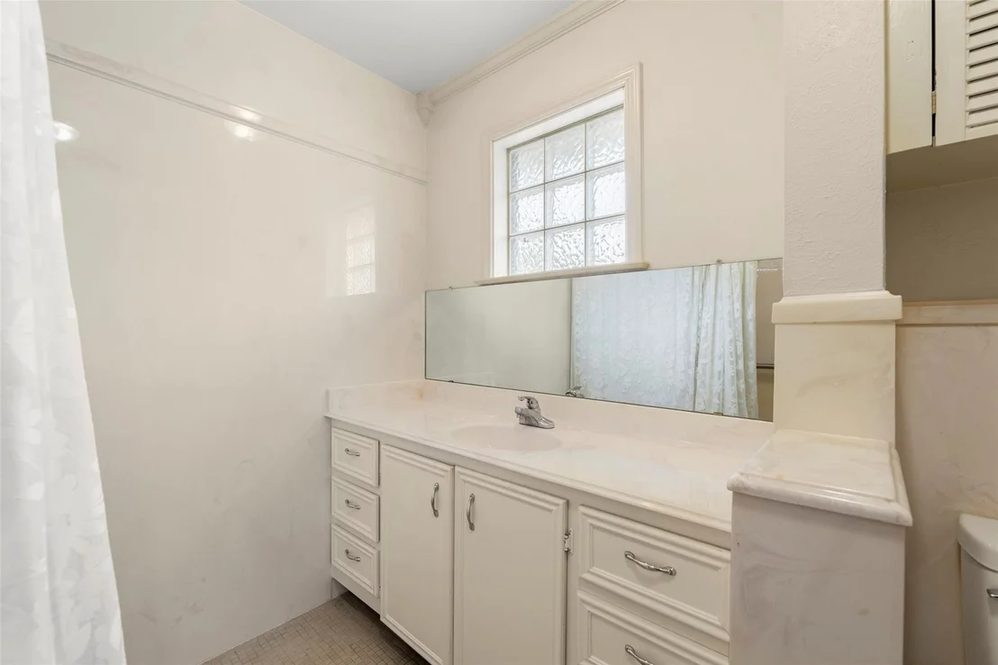 Photo of 1327 Hodges Lane