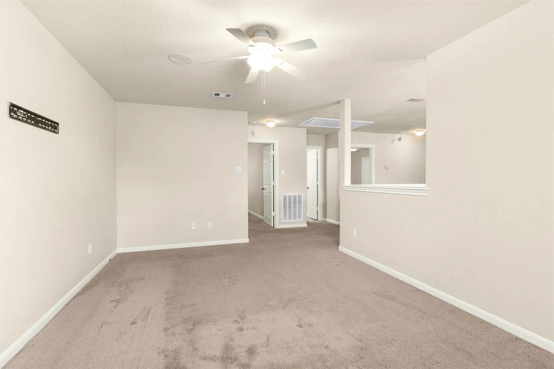 Photo of 996 Oak Glen Drive