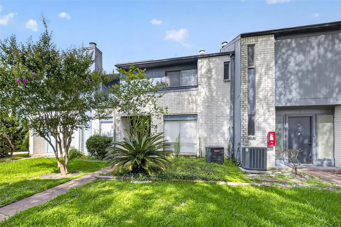 Photo of Unit B at 8310 Augustine Drive