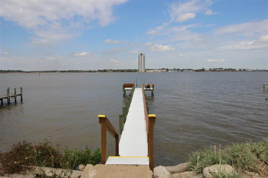 Photo of 413 Lakeside Drive