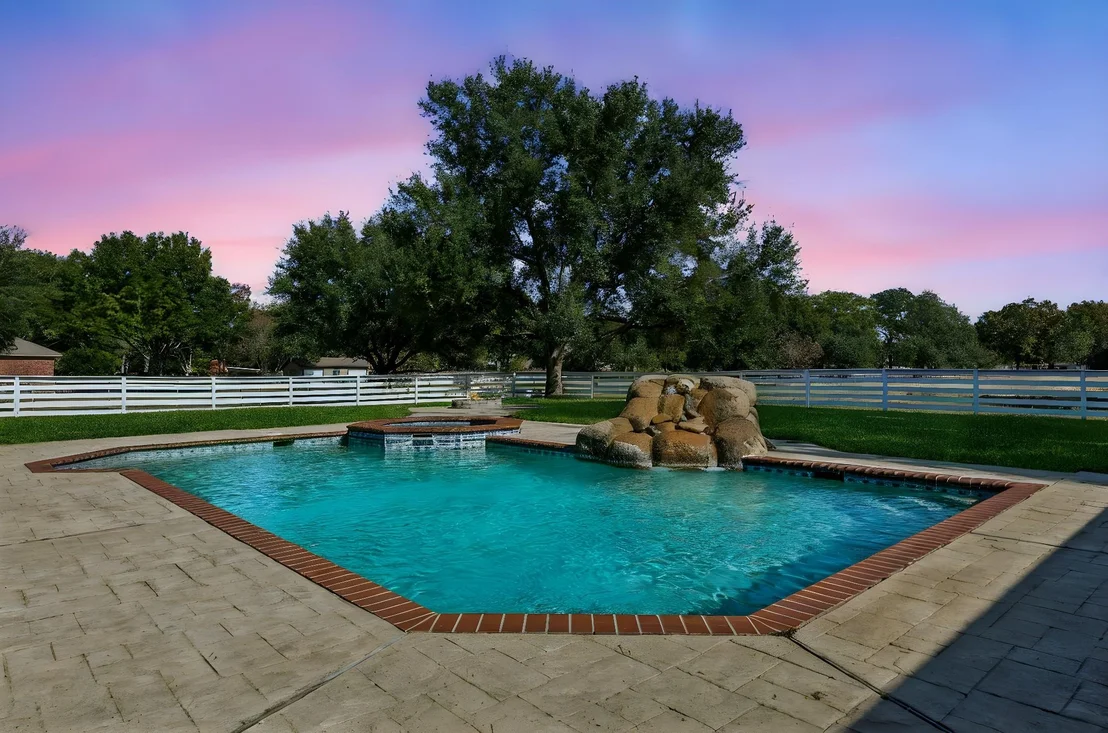 Photo of 1140 Bartlett Road