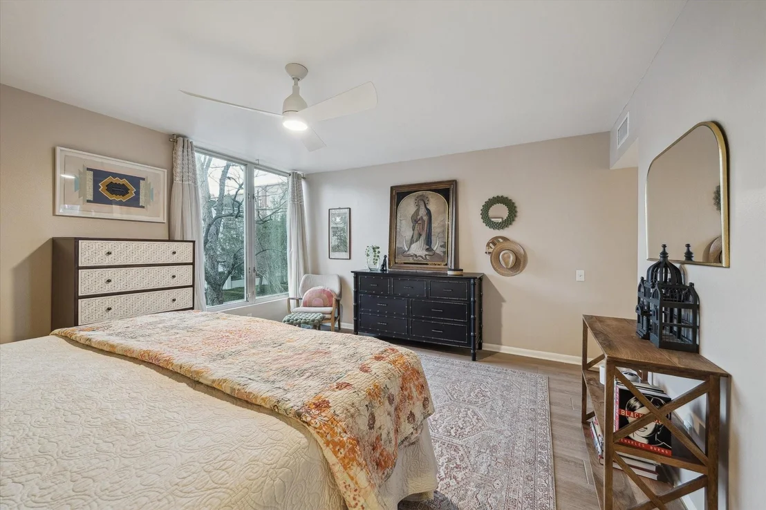 Photo of 2366 Dunstan Road
