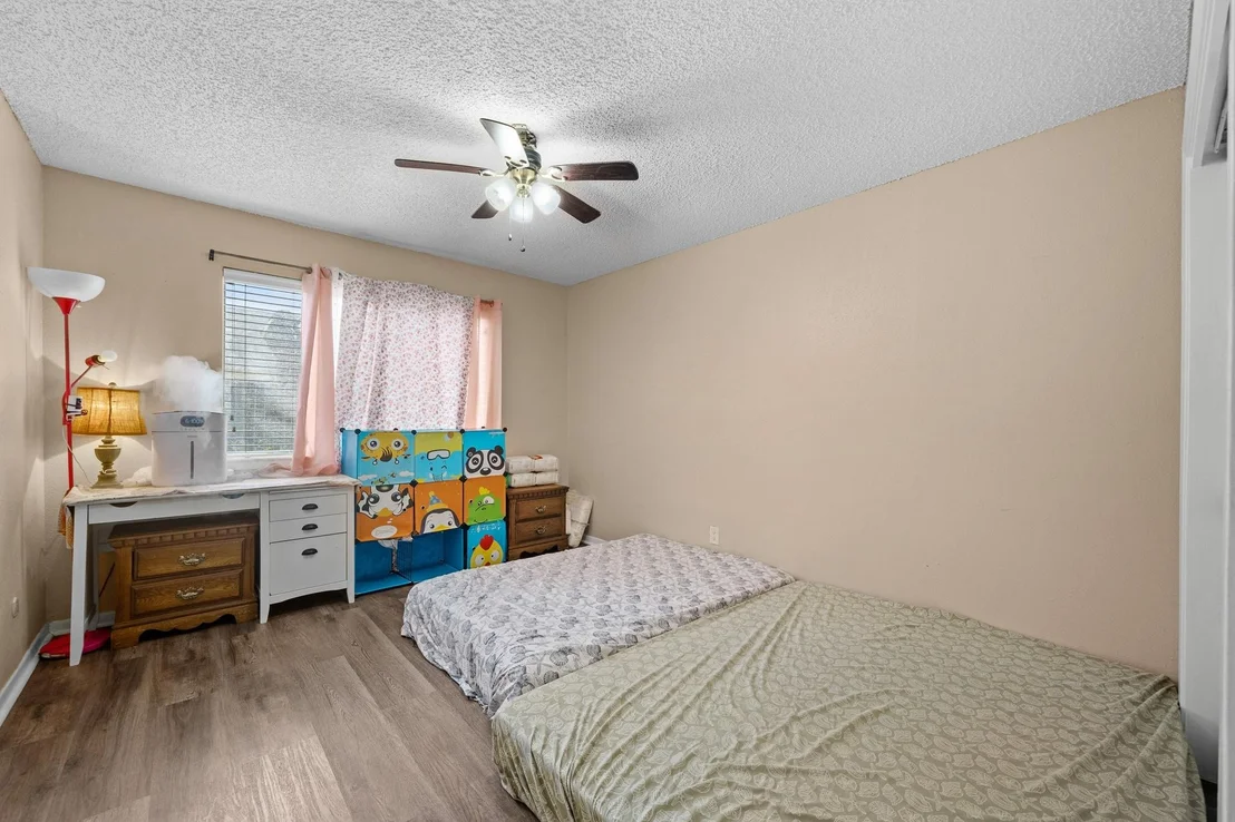 Photo of 16715 Britford