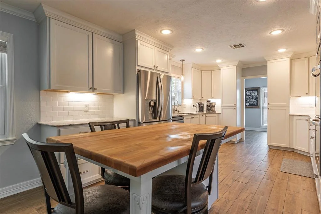 Photo of 1050 Royal Oak Drive