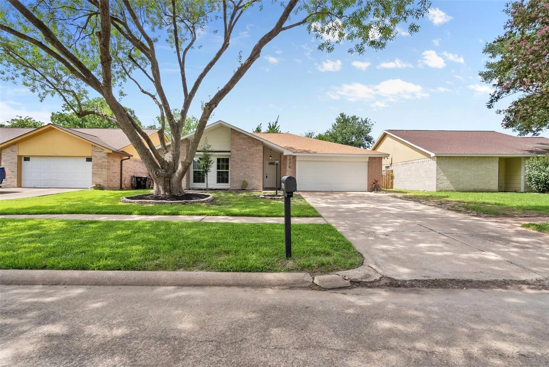Photo of 19218 Cypress Harbor Drive