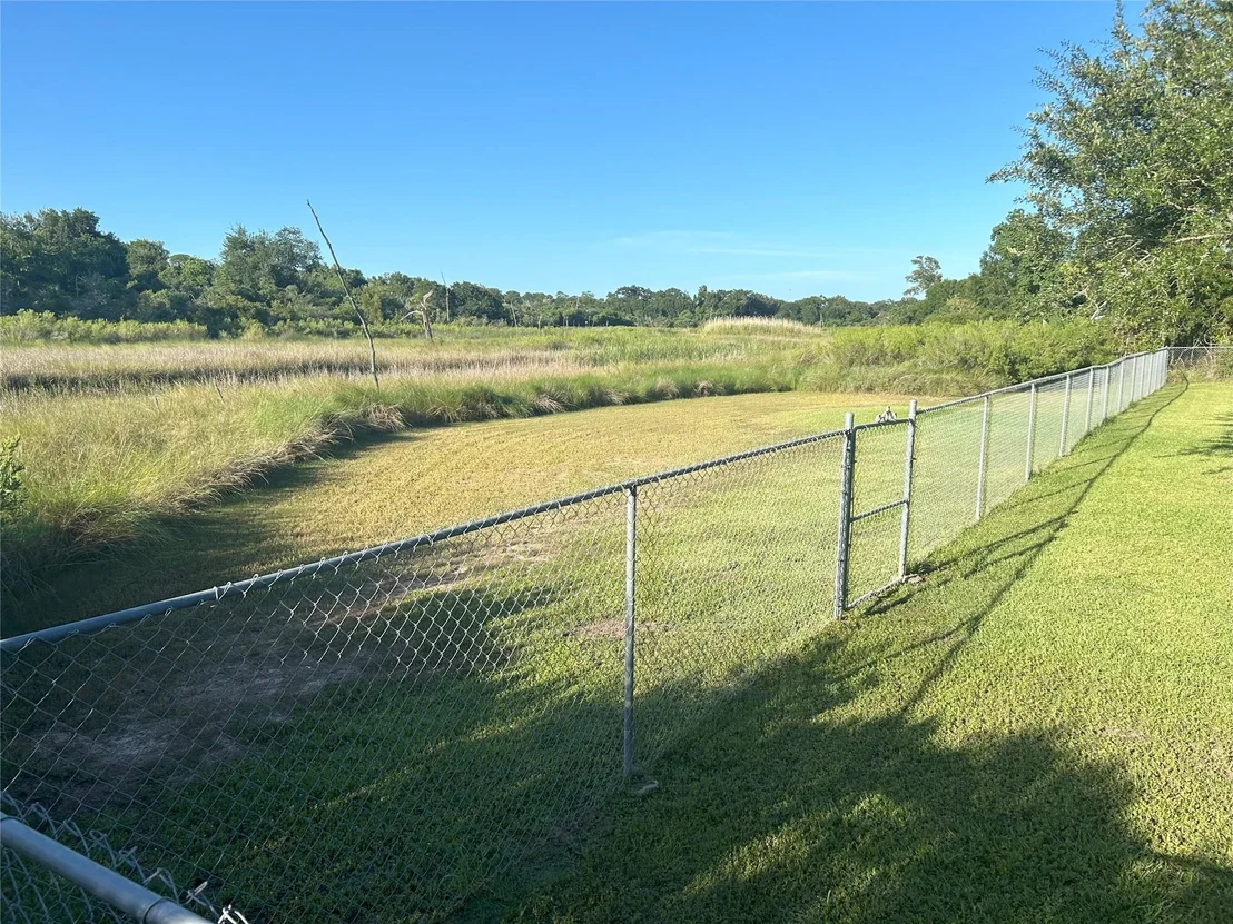 Photo of 570 Surf Oaks Drive