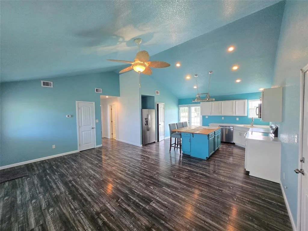Photo of 657 Bayview Drive