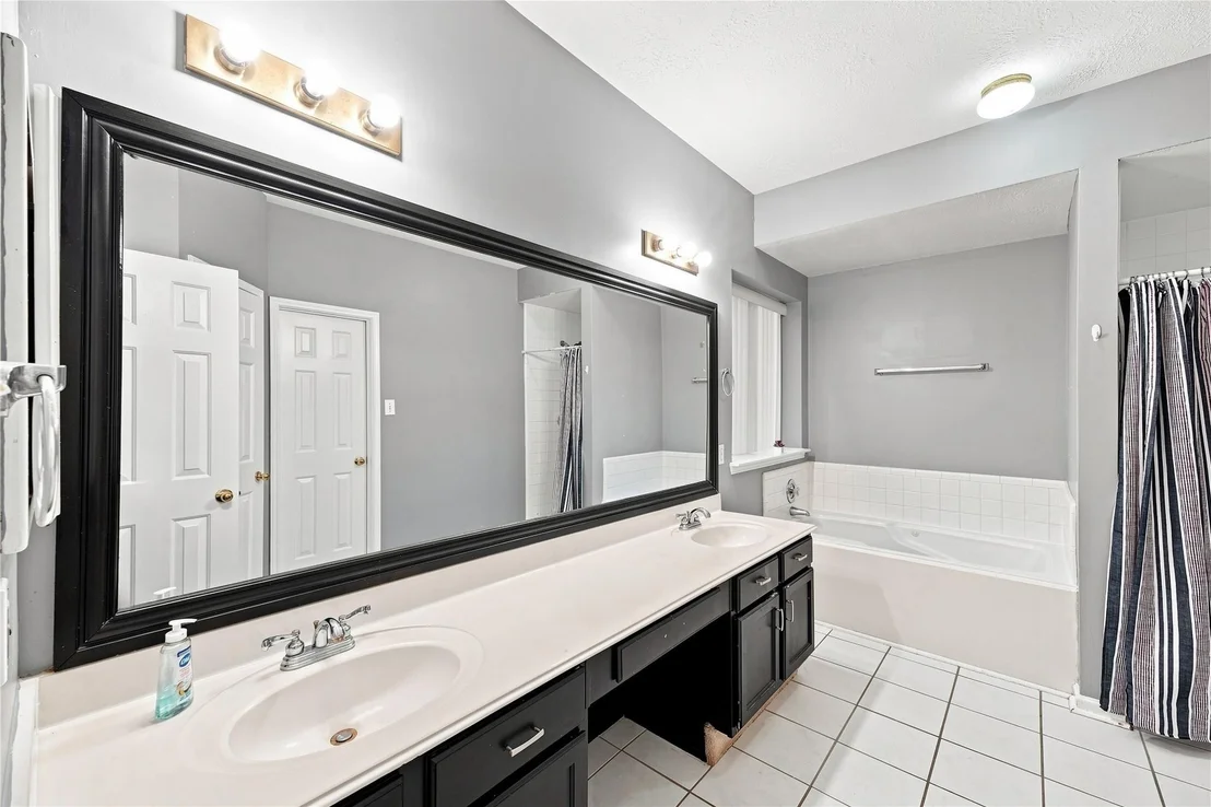 Photo of 10827 Oak Acres Drive