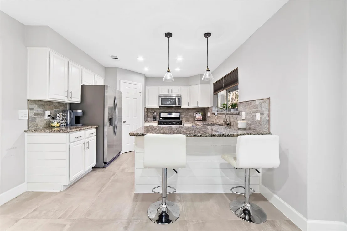 Photo of 183 N Village Knoll Circle