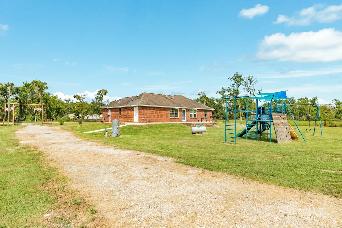 Photo of 130 Pin Oak Drive