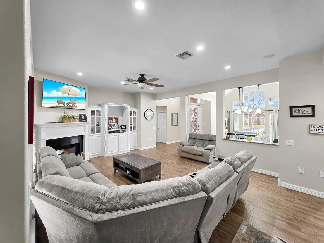 Photo of 520 Meadow Lane