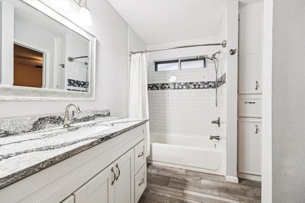Photo of 4910 Colombia Drive