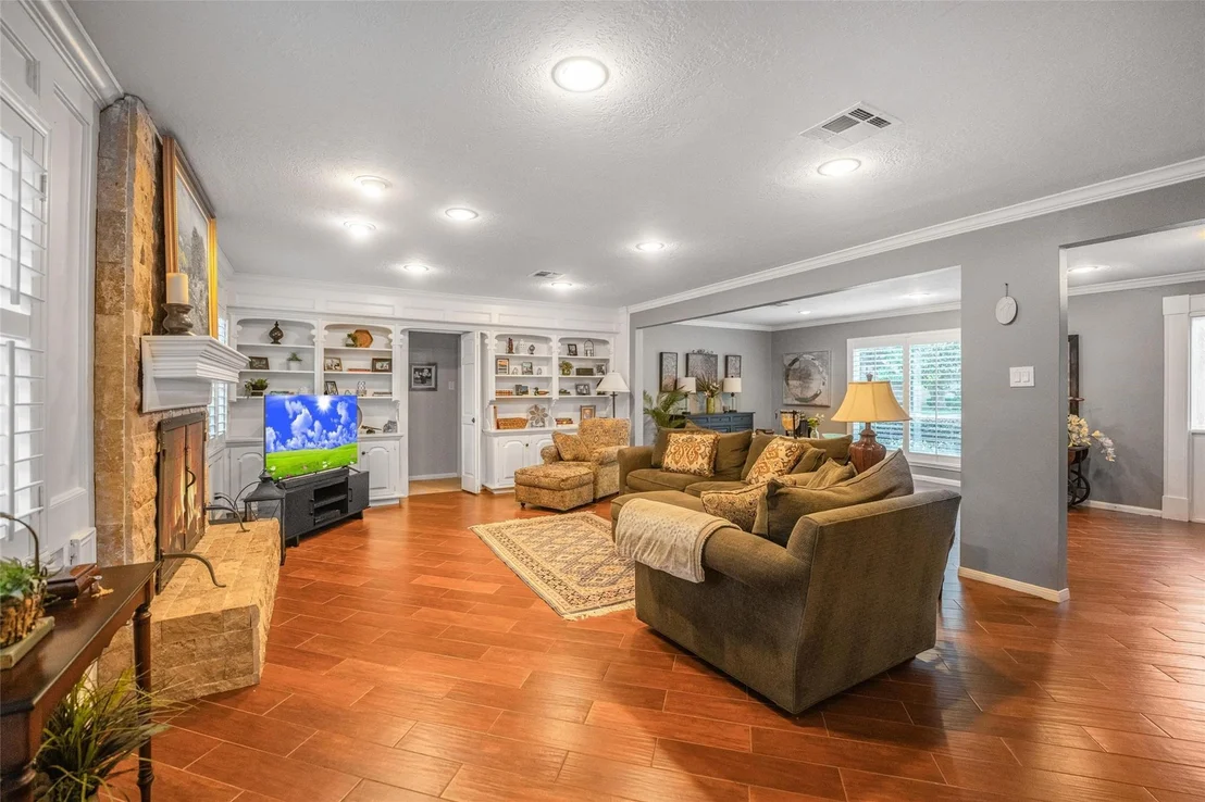Photo of 14610 Carolcrest Drive