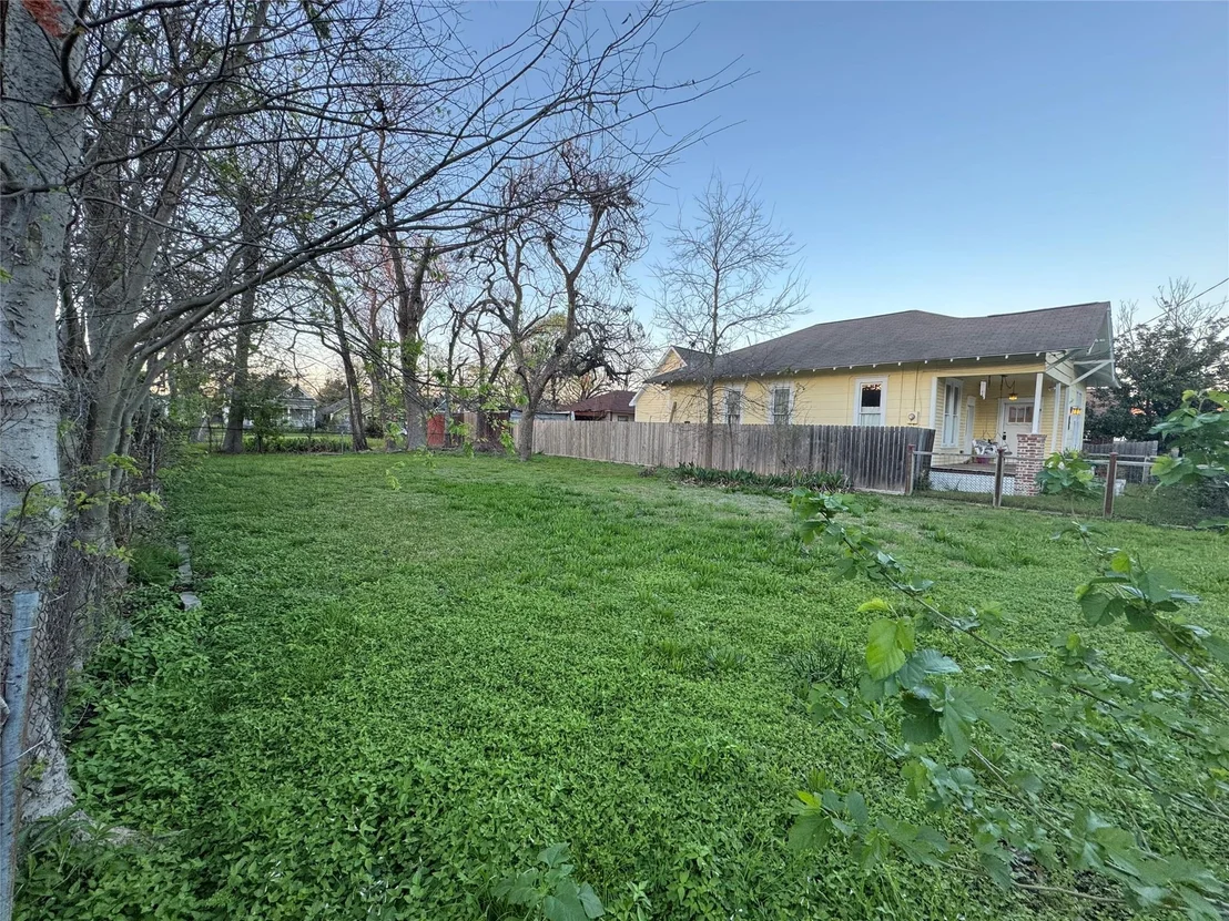 Photo of 303 Bishop Street