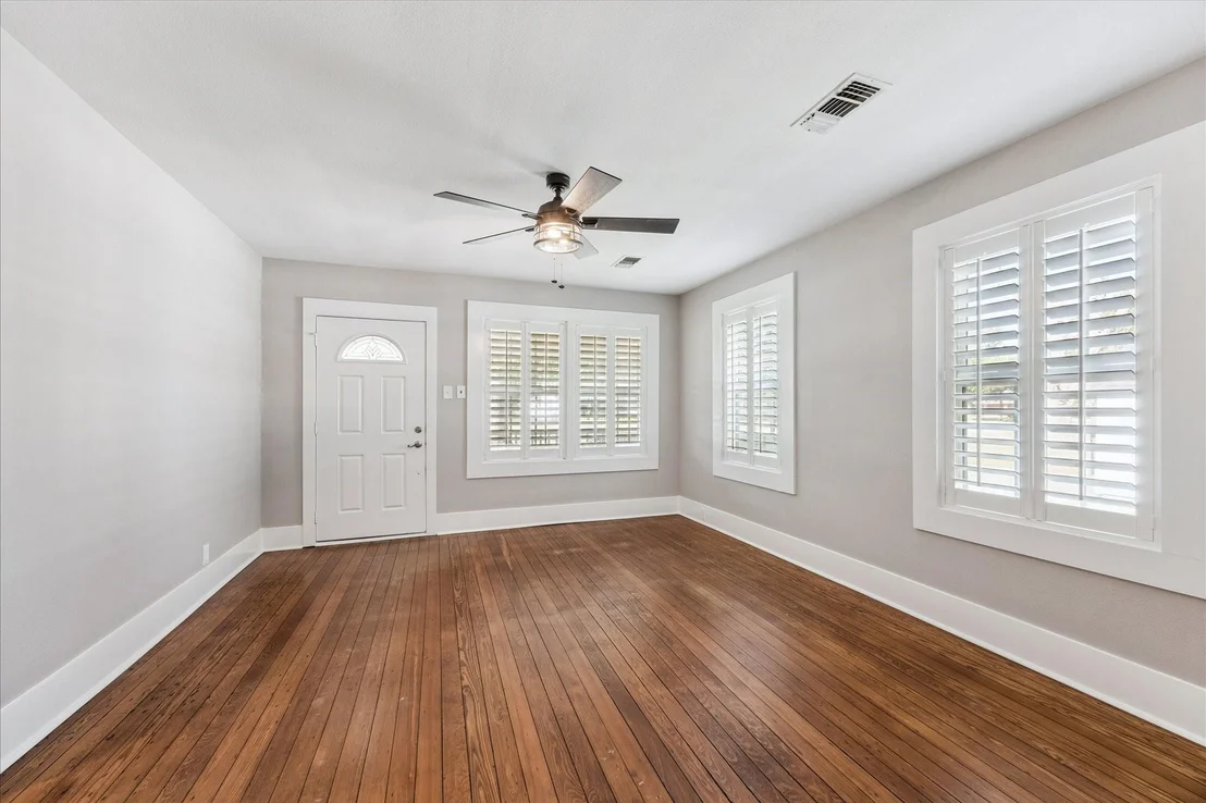 Photo of 700 4th Street