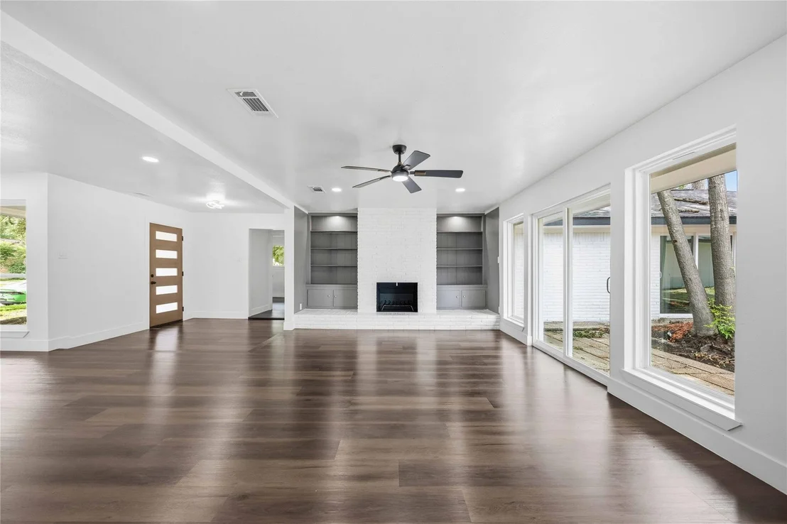 Photo of 5446 Loch Lomond Drive