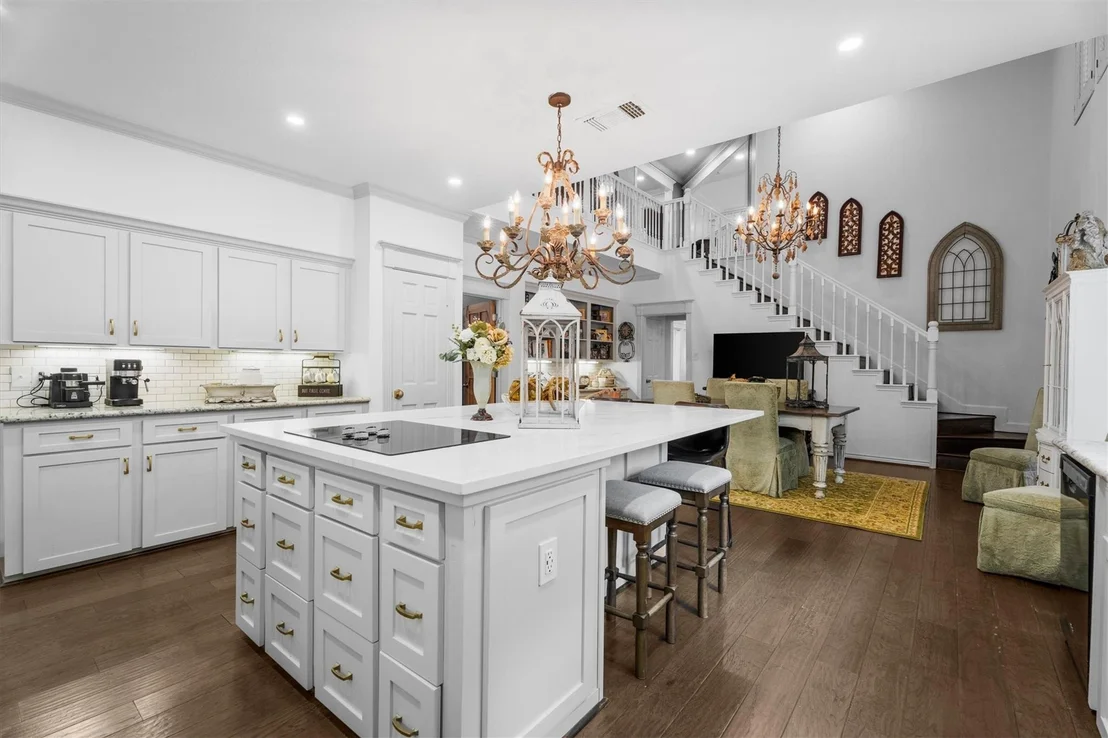 Photo of 15902 Guinstead Drive